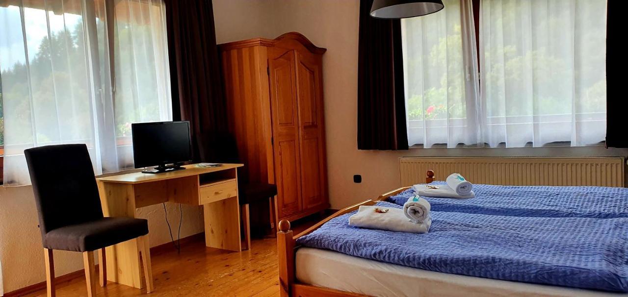 Grüner Baum Otel Neckargerach Dış mekan fotoğraf